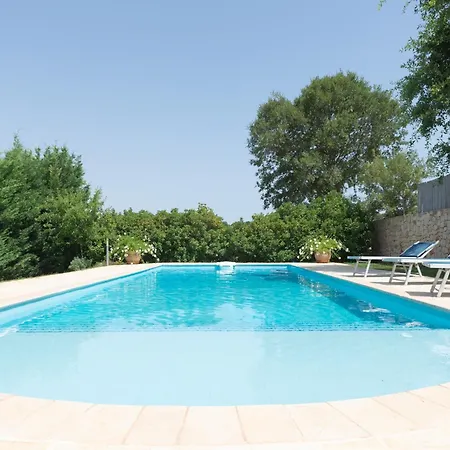 別荘 Trullo Filippo With Pool Near オストゥーニ